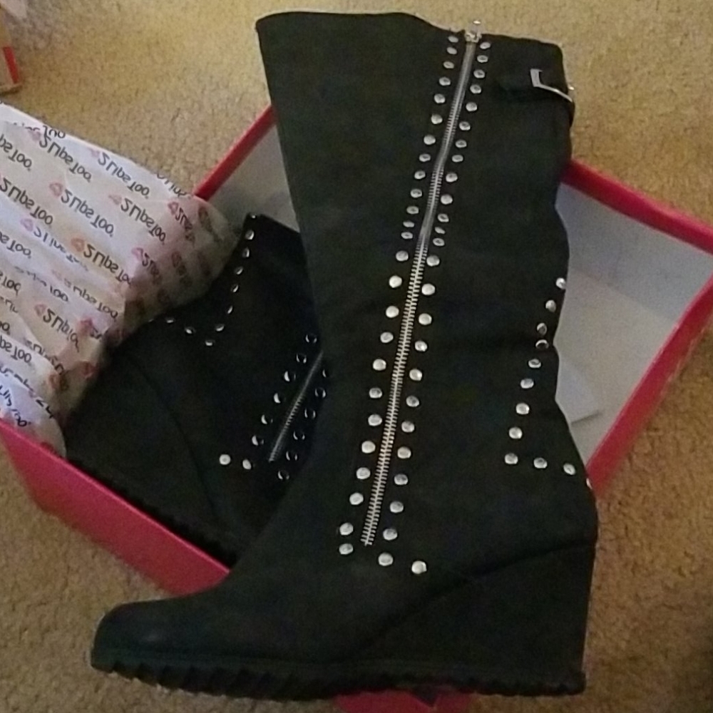 Wide calf wedge boots Black too Nikki